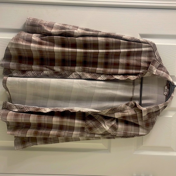 A women’s button down - Picture 1 of 2